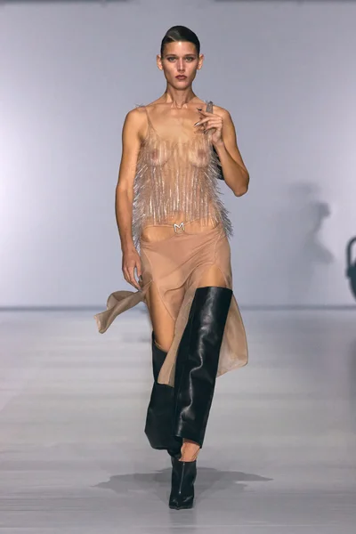 Look 7